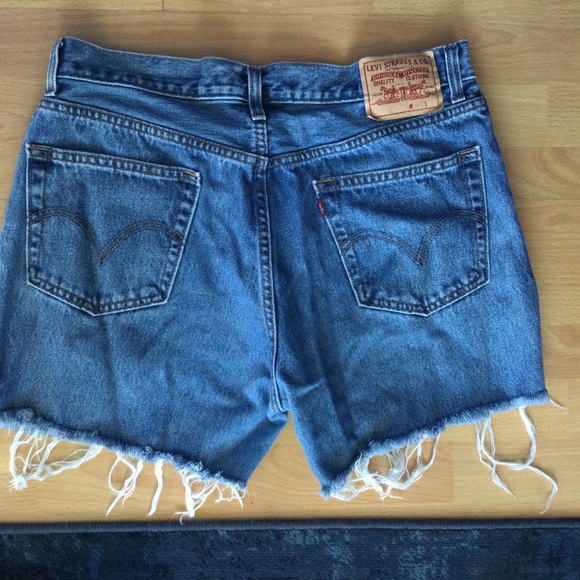 Levi's Jean Shorts 36" Cut-Offs - Picture 5 of 8
